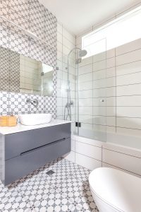 אריחים מאוירים אמבטיה | עמית ישראל, עיצוב פנים במרכז | מעצב פנים במרכז | עיצוב פנים